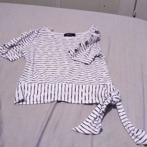 STRIPPED MID CROP HALF SLEEVE SHIRT